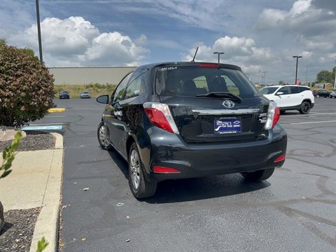 Used 2013 Toyota Yaris L image 5