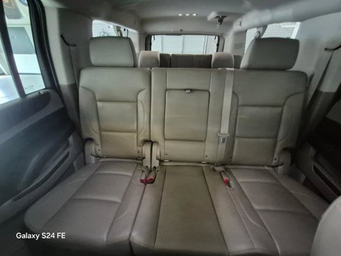 Used 2016 Chevrolet Suburban LT image 14