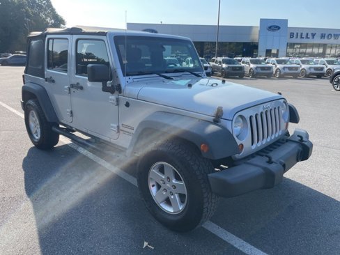 Used 2012 Jeep Wrangler Unlimited Sport image 2