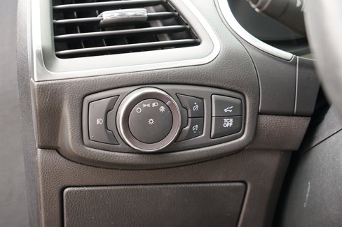 Used 2019 Ford Edge Titanium image 18