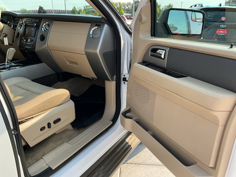Used 2013 Ford Expedition XLT image 15
