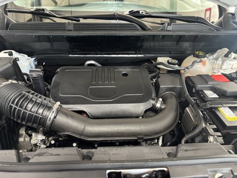 Used 2023 GMC Acadia SLE image 8