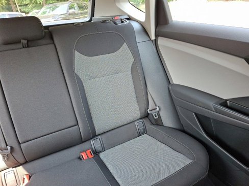 Certified 2022 Volkswagen Taos S image 20