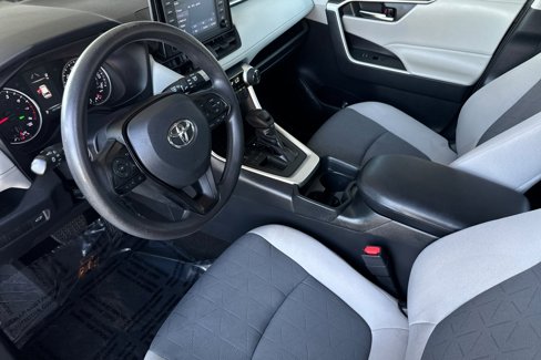 Used 2019 Toyota RAV4 XLE image 12