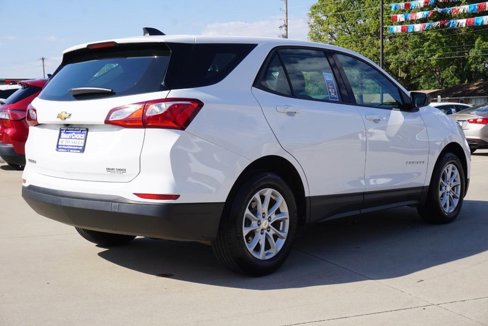 Used 2019 Chevrolet Equinox LS image 3