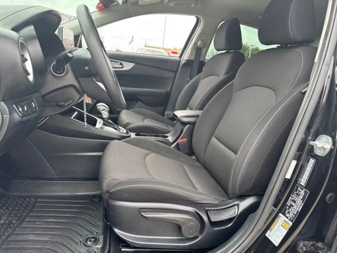 Used 2022 Kia Forte LXS w/ LXS Technology Package image 13