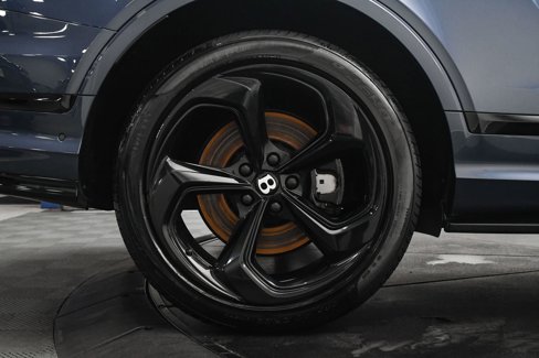 Used 2022 Bentley Bentayga image 33