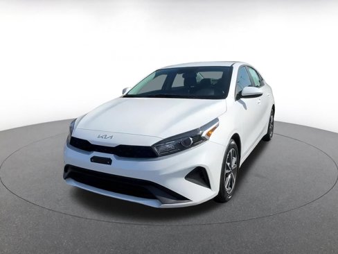 Used 2024 Kia Forte LXS image 7