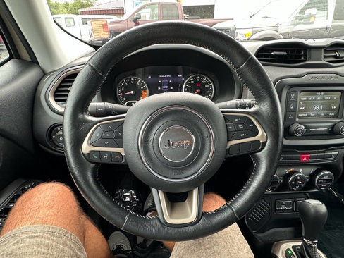 Used 2015 Jeep Renegade Limited image 13