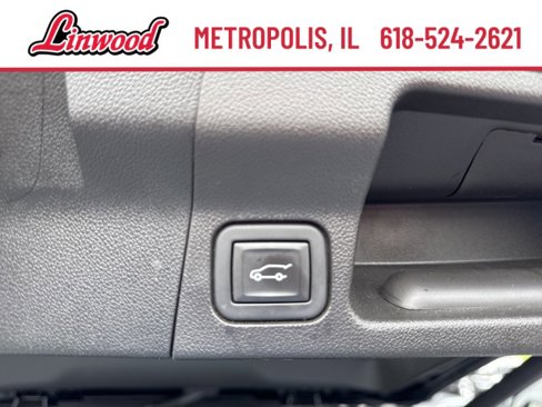 Used 2023 GMC Acadia SLT image 18