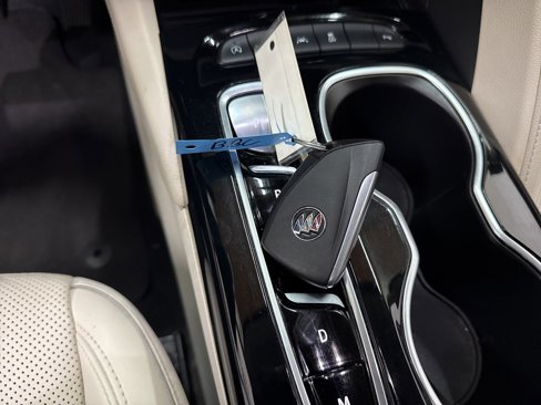Used 2021 Buick Envision Essence image 40