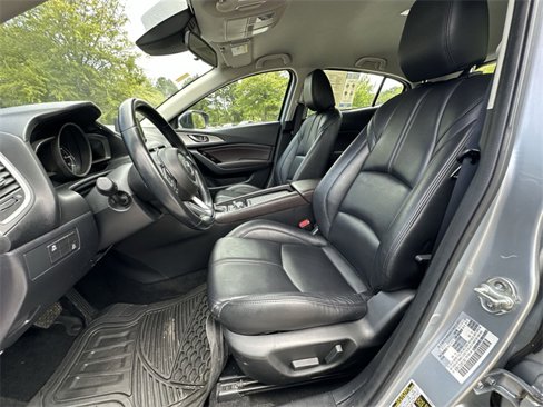 Used 2018 MAZDA MAZDA3 Touring image 11