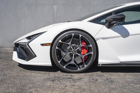 Used 2024 Lamborghini Revuelto image 22