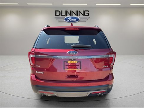 Used 2017 Ford Explorer XLT w/ Equipment Group 202A image 3