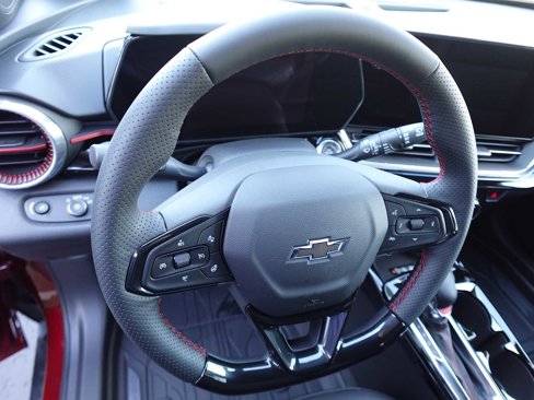 New 2025 Chevrolet Trax RS w/ Sunroof Package image 13