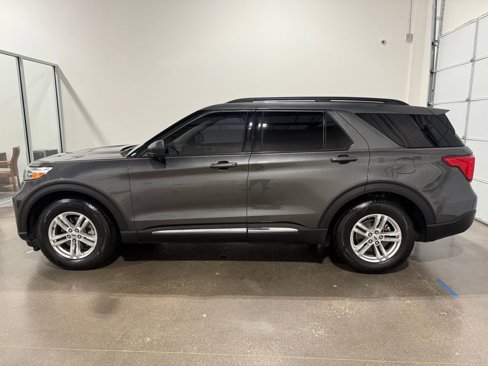 Used 2020 Ford Explorer XLT w/ Equipment Group 202A image 8