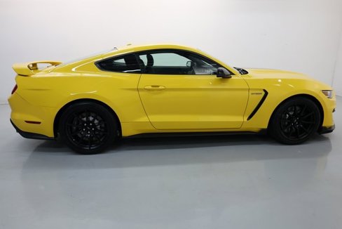 Used 2016 Ford Mustang Shelby GT350 w/ Technology Package image 65