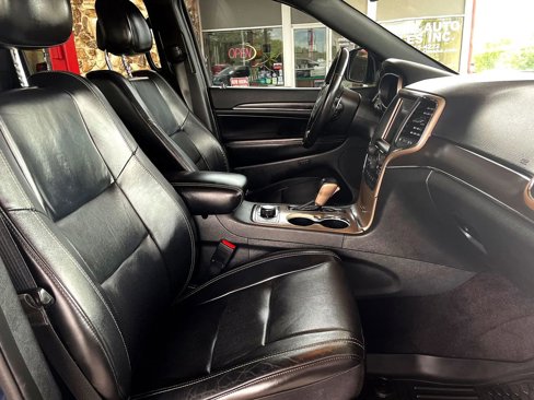 Used 2016 Jeep Grand Cherokee Limited w/ Luxury Group II image 12