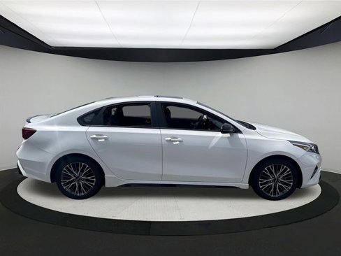 Used 2022 Kia Forte GT-Line w/ GT-Line Premium Package image 5