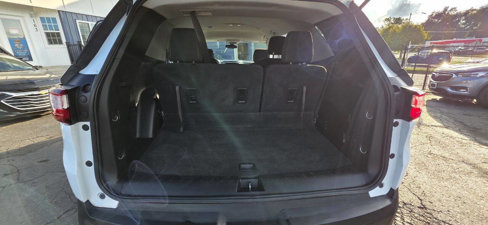 Used 2018 Chevrolet Traverse LT image 11