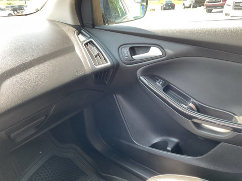 Used 2018 Ford Focus Titanium image 15