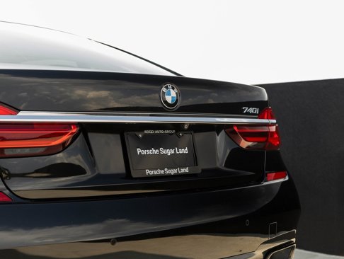 Used 2019 BMW 740i w/ Executive Package image 31