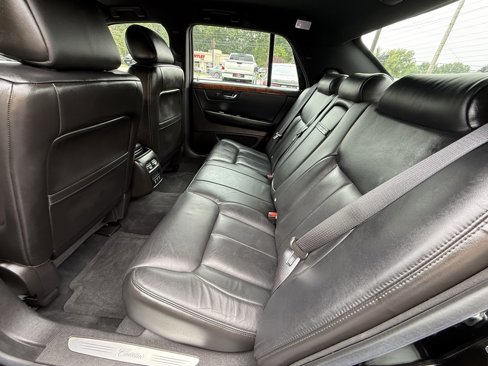 Used 2006 Cadillac DTS w/ Trunk Convenience Package image 16