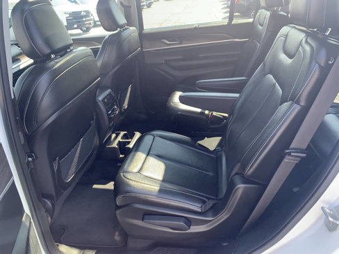 Used 2023 Jeep Grand Cherokee L Limited w/ Luxury Tech Group II image 24