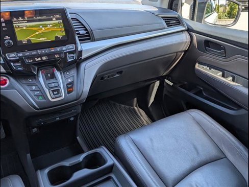 Certified 2018 Honda Odyssey Touring image 9