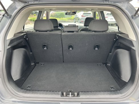 Used 2023 Hyundai Venue SEL image 25