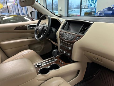 Used 2018 Nissan Pathfinder Platinum image 33