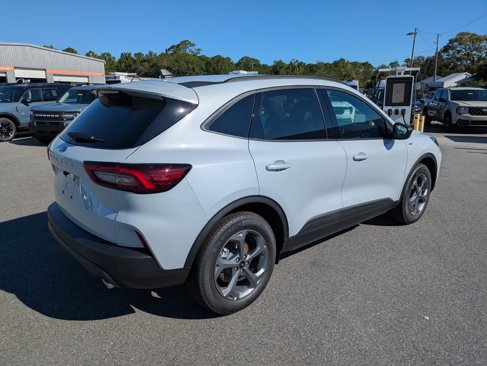 New 2025 Ford Escape ST-Line w/ Tech Pack #1 image 3