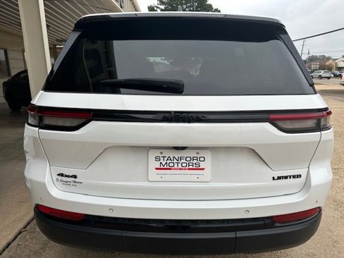 Used 2023 Jeep Grand Cherokee Limited w/ Black Appearance Package image 8