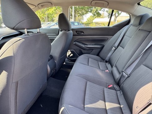 Used 2024 Nissan Altima 2.5 SV image 10