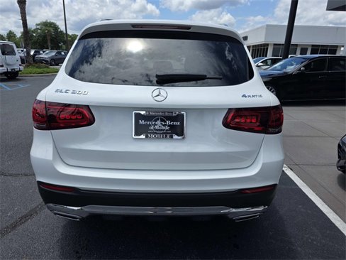 Certified 2022 Mercedes-Benz GLC 300 4MATIC w/ Driver Assistance Package image 7