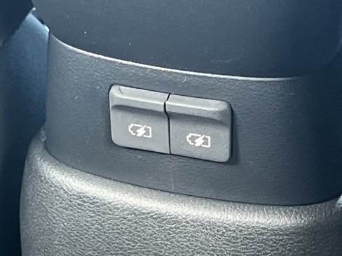 New 2025 Nissan Kicks Play S image 14