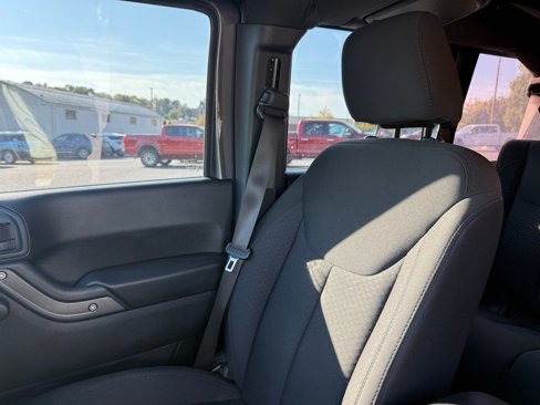 Used 2017 Jeep Wrangler Unlimited Sport w/ Connectivity Group image 21