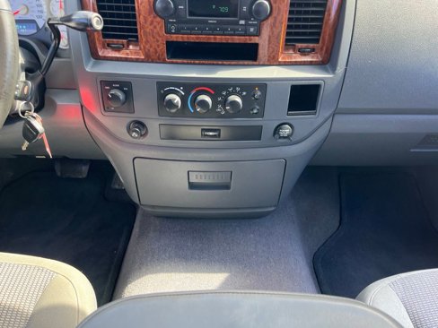 Used 2006 Dodge Ram 1500 Truck SLT image 35