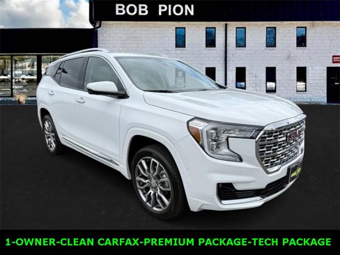 Used 2023 GMC Terrain Denali w/ Denali Premium Package image 3