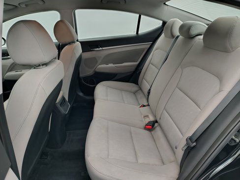 Used 2017 Hyundai Elantra SE image 21