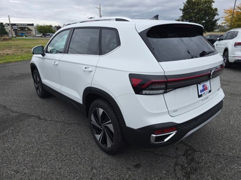 New 2025 Volkswagen Taos SE image 6