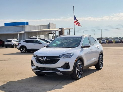 Used 2022 Buick Encore GX Select image 2