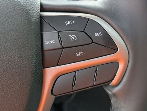 Used 2022 Jeep Grand Cherokee Limited image 21