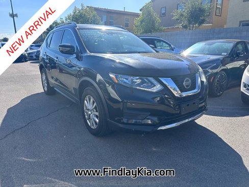 Used 2019 Nissan Rogue SV image 2