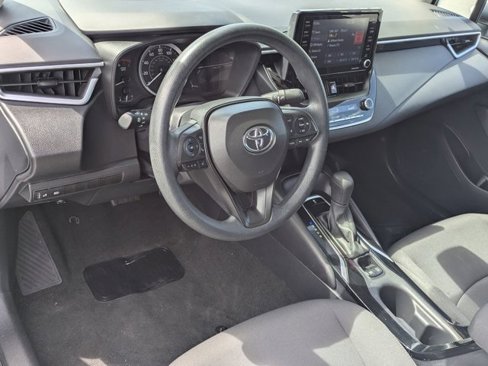 Used 2022 Toyota Corolla LE image 17