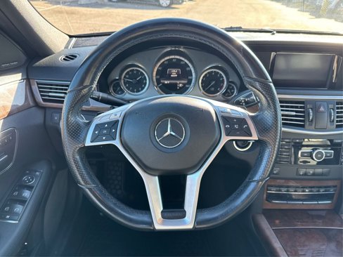 Used 2013 Mercedes-Benz E 350 4MATIC Sedan image 19
