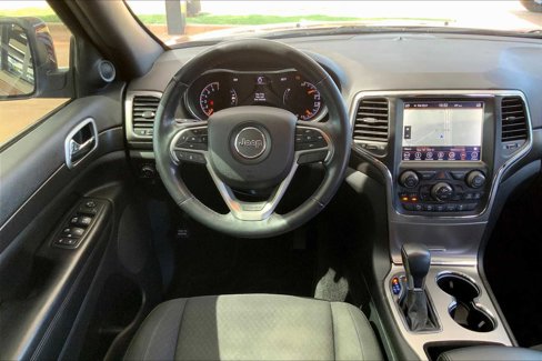 Used 2018 Jeep Grand Cherokee Laredo image 6