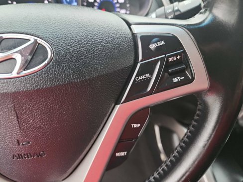Used 2017 Hyundai Veloster image 18
