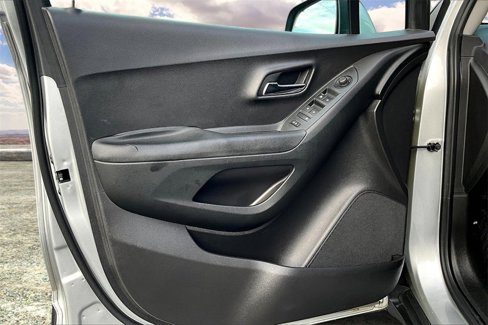 Used 2018 Chevrolet Trax LS image 17