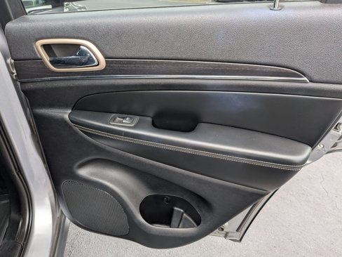 Used 2014 Jeep Grand Cherokee Limited image 34